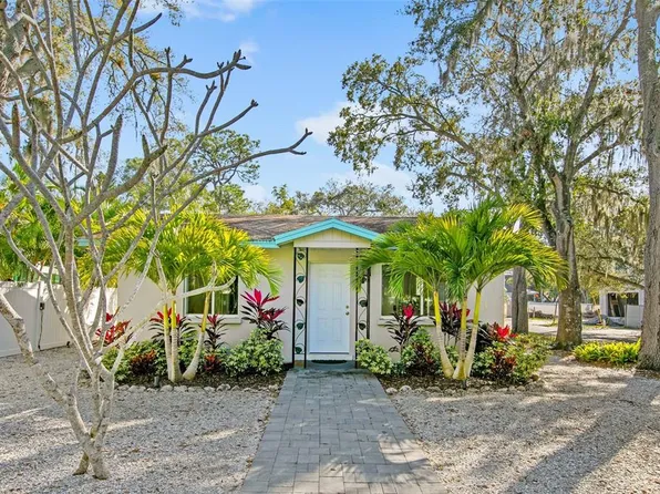 1704 Wisconsin Ln, Sarasota, FL 34239