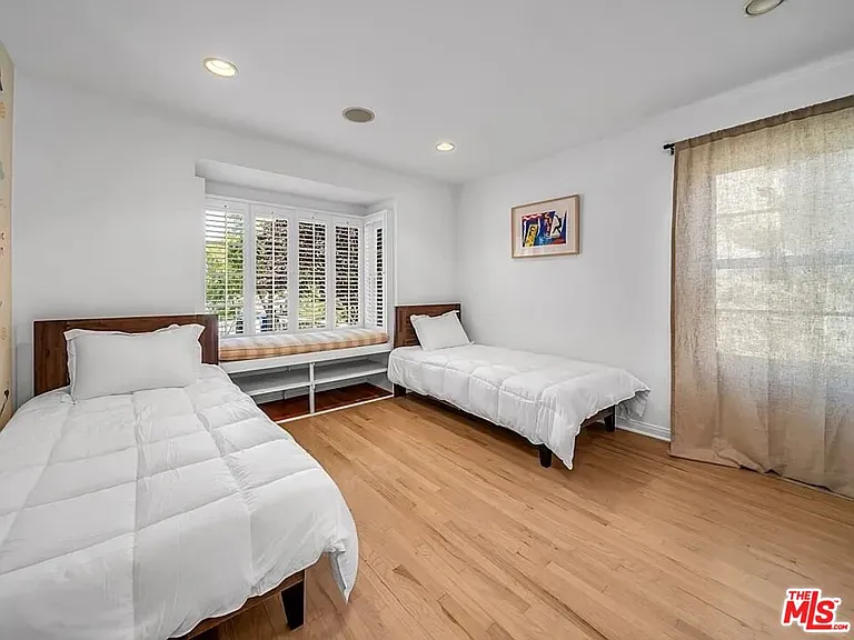 7844 Stewart Ave #A-B — Photo 23