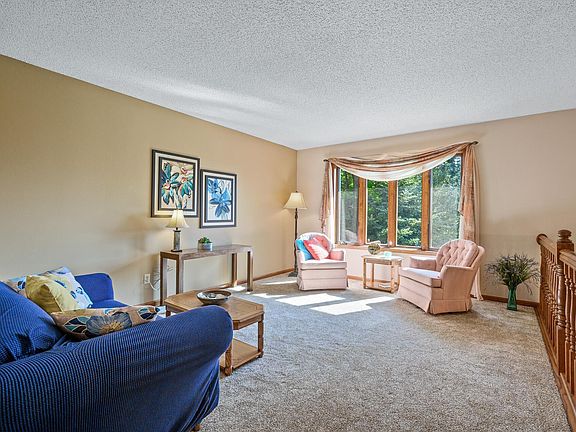 4th image of 35665 Falcon Ave