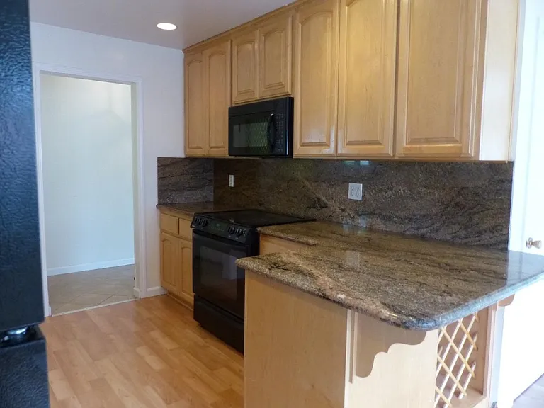 1548 Heron Ave — Photo 5