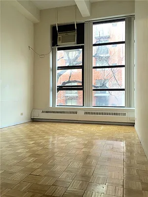 Rented by R New York | media 18
