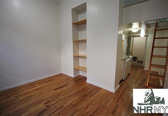 3rd image of 321 W 30th St APT B4