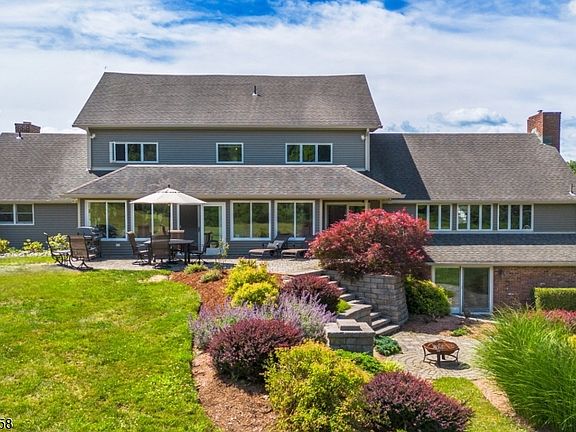 4th image of 111 Beaver Run Rd