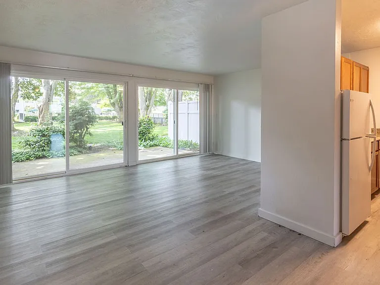Edgemont Apartments — Photo 27