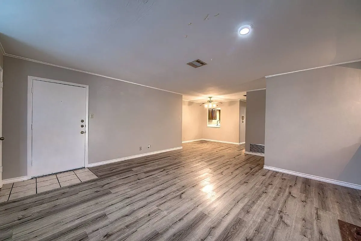 7738 Chambers Rd #1102 in San Antonio, TX 78229 — Photo 4