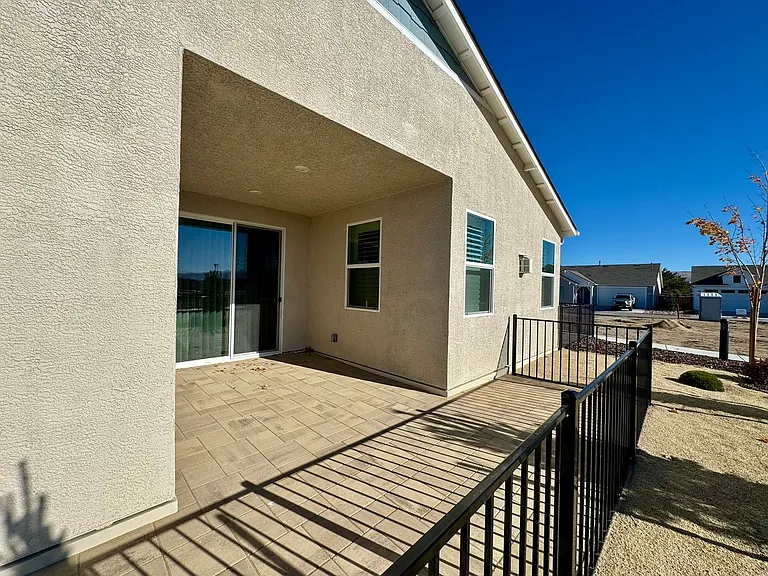 406 Heirloom St — Photo 14