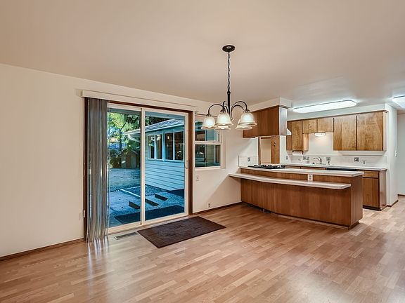 4th image of 3612 Strattford Ct