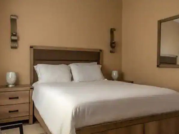 6020 E 2nd St APT 2