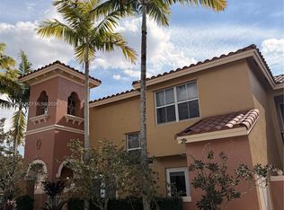 906 SW 143rd Ave, Pembroke Pines, FL 33027