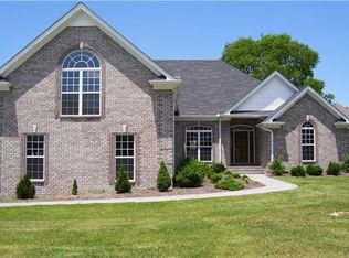 1018 Pittman Dr, Gallatin, TN 37066