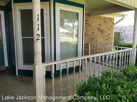 3rd image of 112 Juniper St