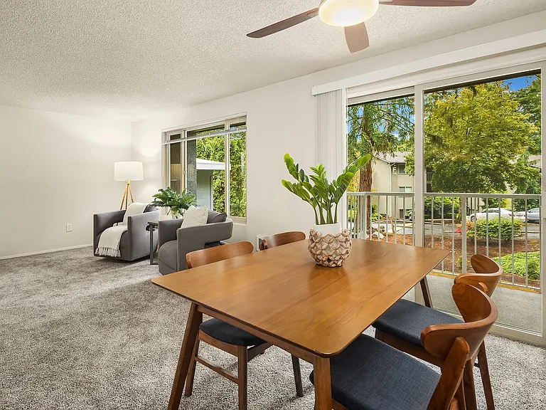 830 Sunrise Pl SW #E — Photo 7