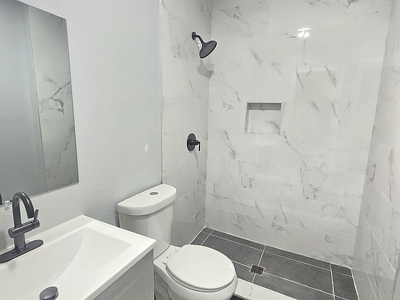 3rd image of 521 W Avenue J5 #B