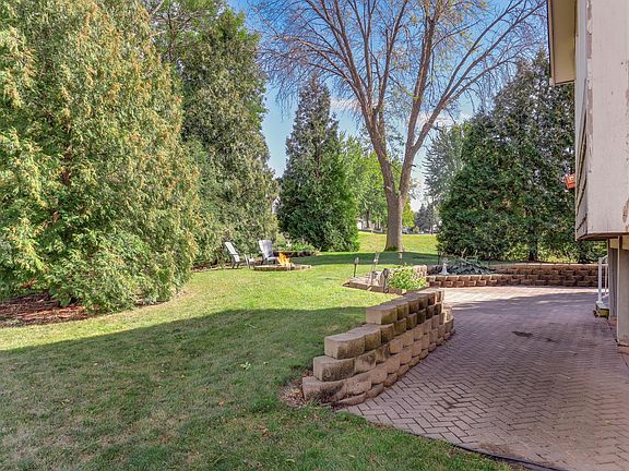 4th image of 1235 Spring Hill Rd