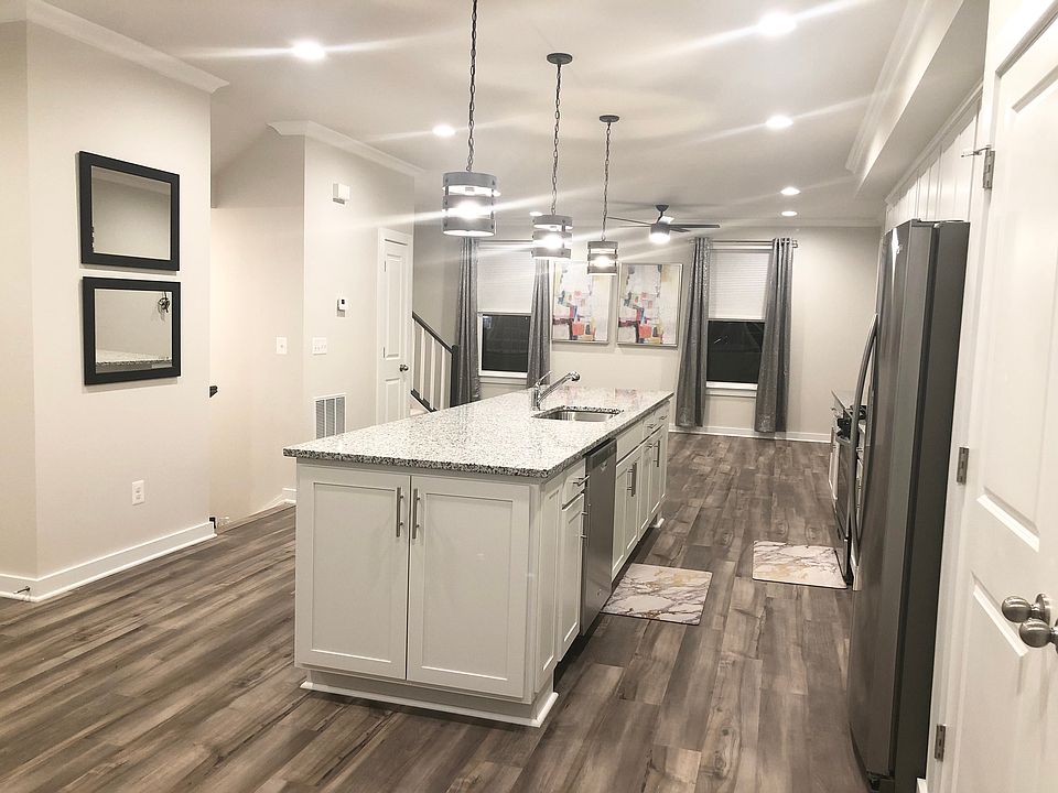 1st image of 277 Willis St