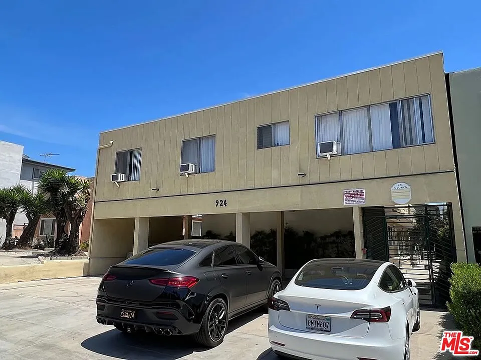 1 bed, 1.0 bath, 675 sqft, $1,850 — Photo 2