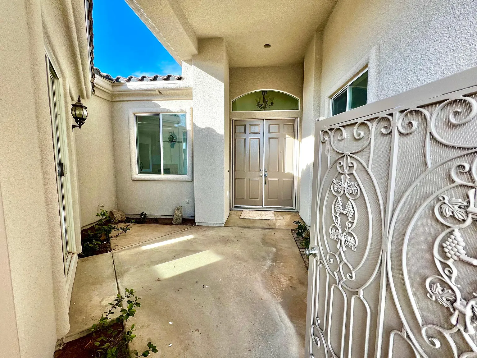 4 bed, 3.5 bath, 2633 sqft, $3,600 — Photo 2