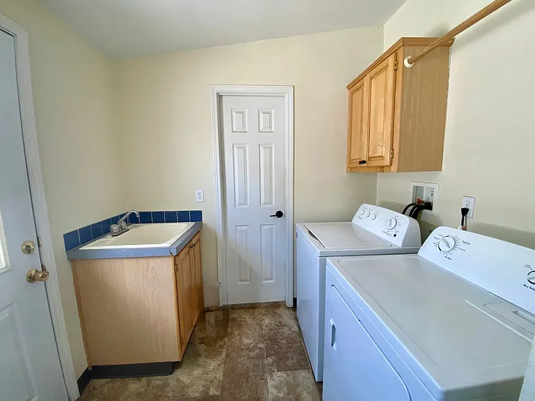 10410 F Ave — Photo 10