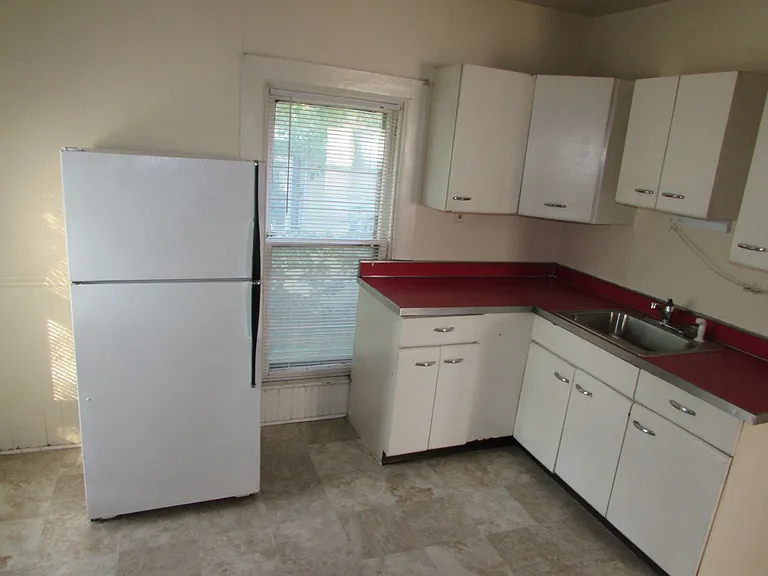 828-830 E Johnson St — Photo 20