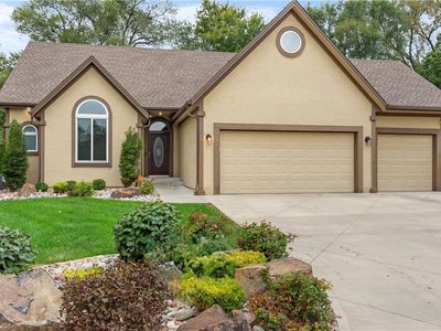 120 NE Hidden Meadow Ct, Lees Summit, MO, 64064