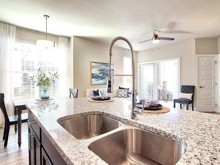 Silver Oaks Apartments — Photo 19