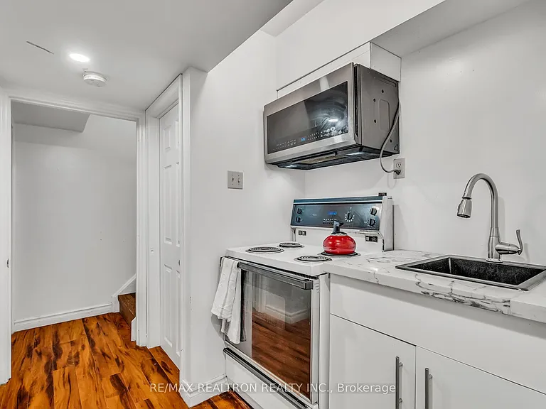 89 Beaconsfield Ave — Photo 37