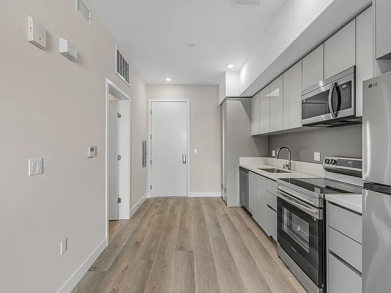 825 Coronado-Building — Photo 25