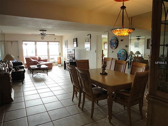 3rd image of 1621 Gulf Blvd APT 605