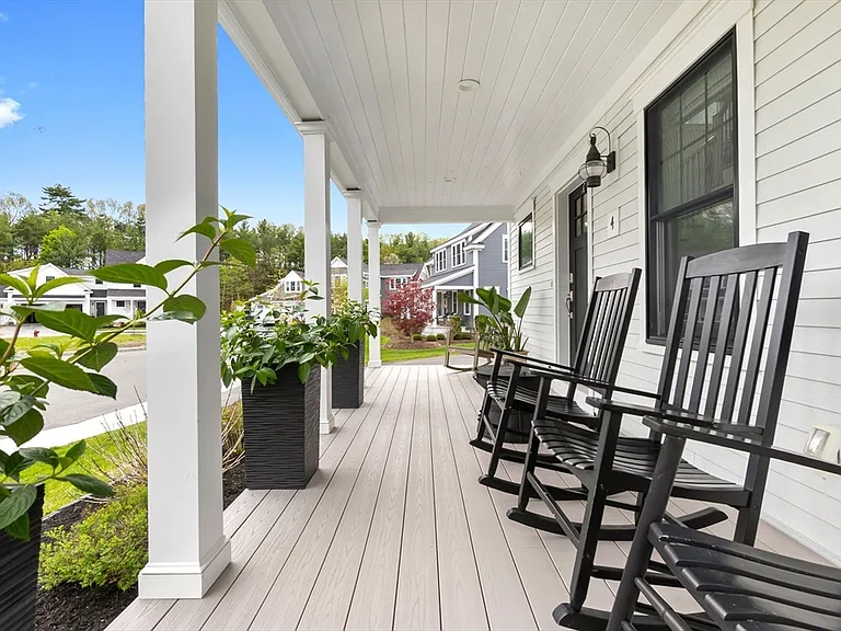 4 Gabaree Ct — Photo 2