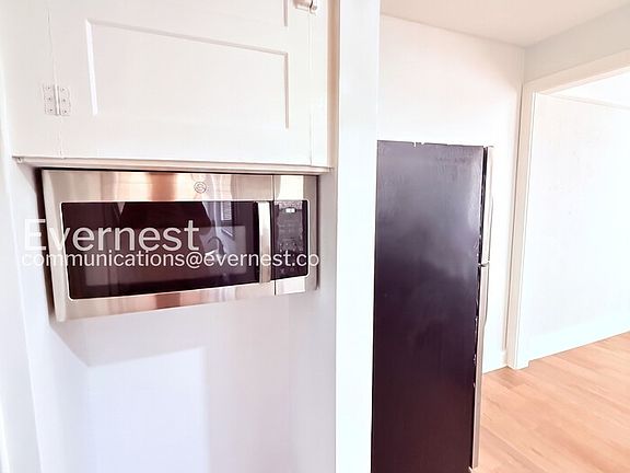 4th image of 3824 Tyler St #3