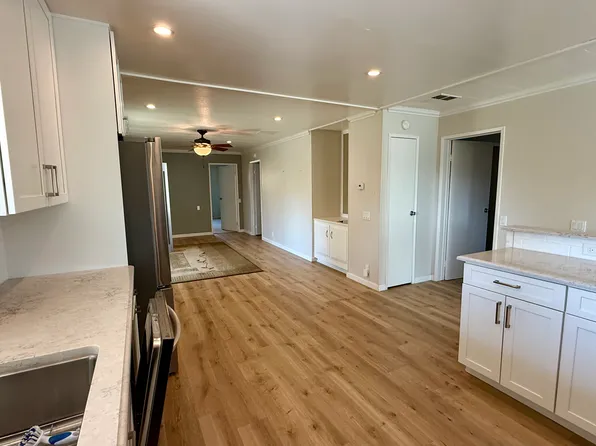 135 Dickens Cir #135, Ventura, CA 93003