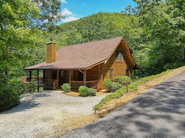 481 Top O Pinnacle Dr, Clayton, GA 30525