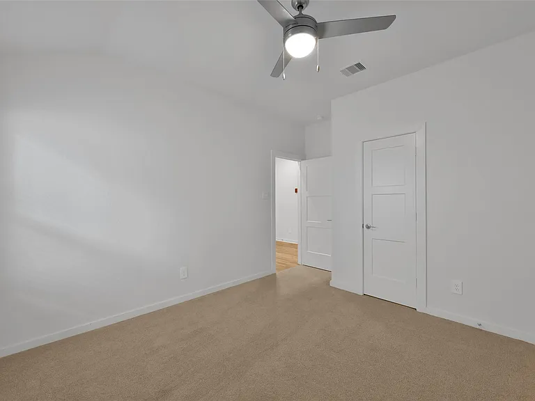 14213 Wonder Lake Ln — Photo 19