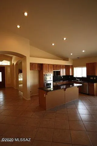 4 bed, 3.0 bath, 2704 sqft, $3,300 — Photo 2