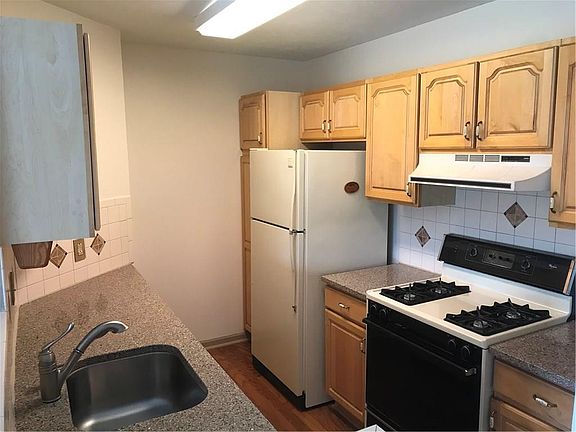4th image of 3154 E Cedarbush Dr