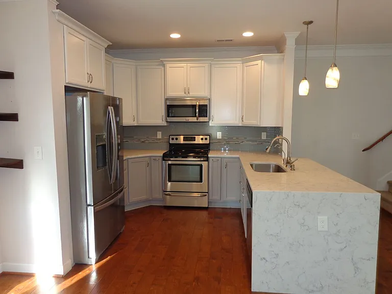 1209 Gunn Hall Dr — Photo 6