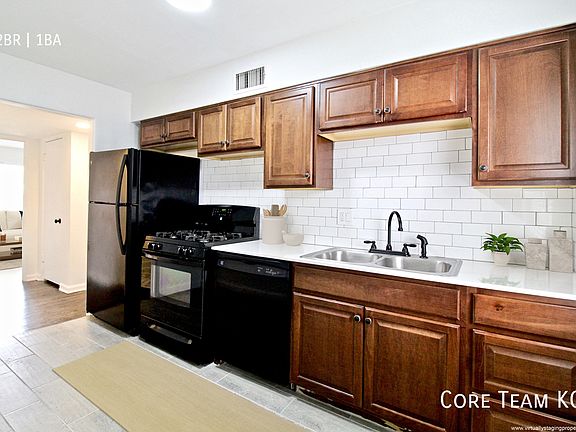 3rd image of 4128 Roanoke Pkwy #1040-1