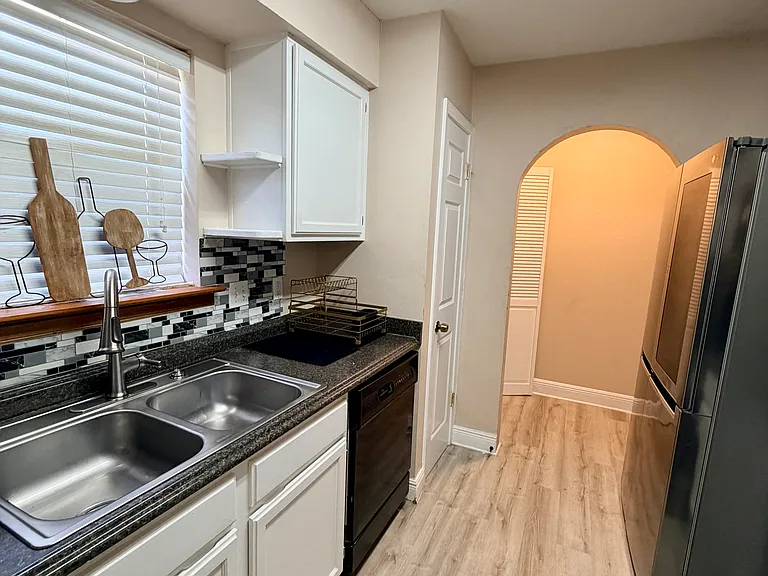 118 Queen Anne Dr — Photo 13
