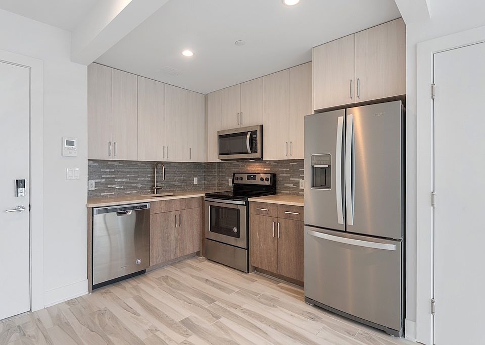 1st image of 27-15 Astoria Blvd #5M