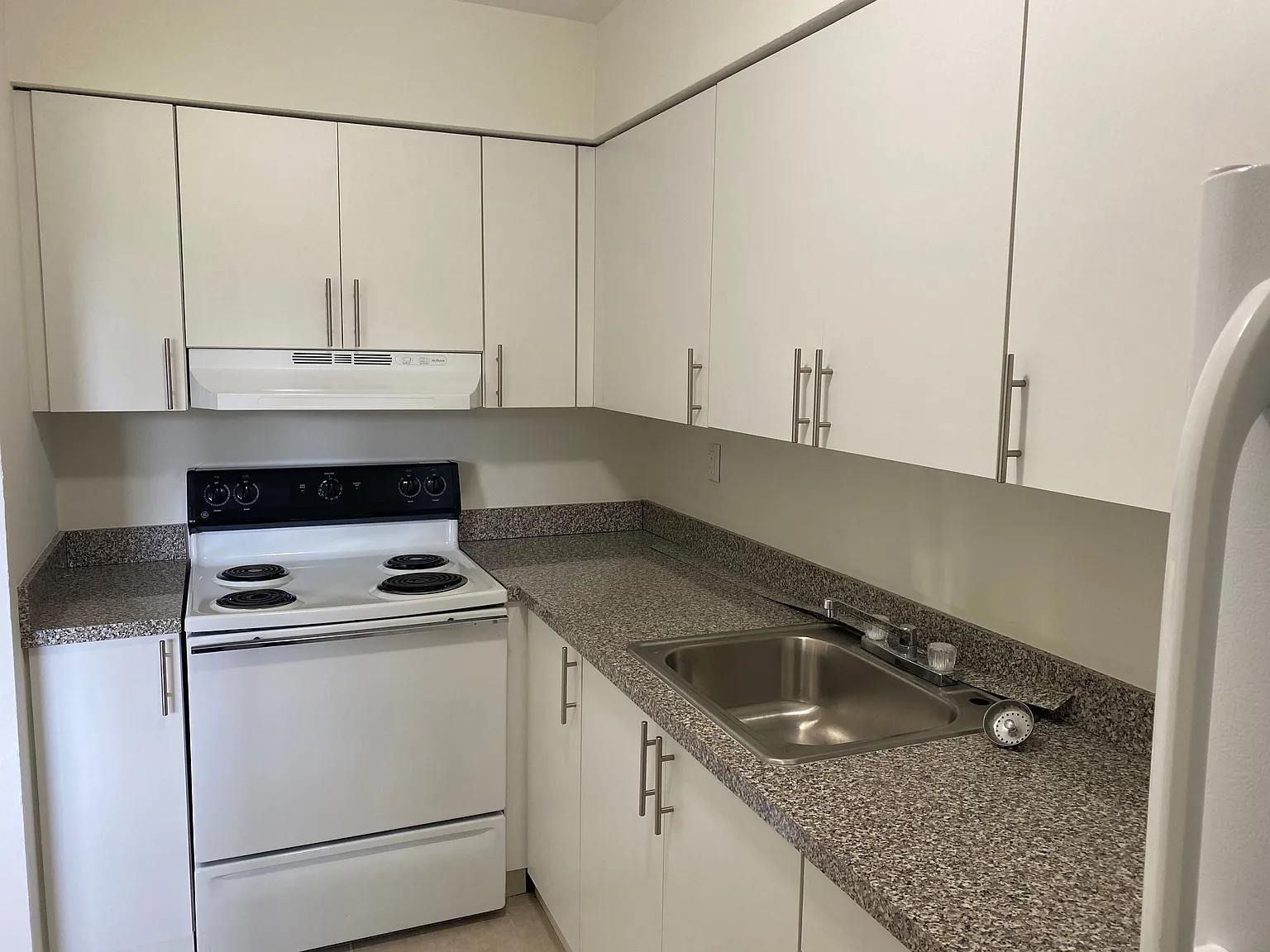 7240 Pembroke Rd — Photo 2