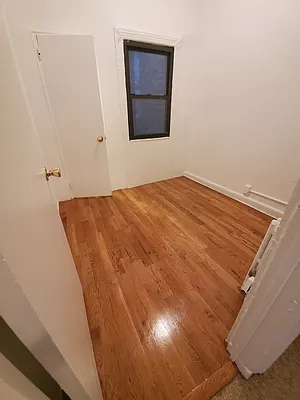 Rented by Manhattan Best Realty, Inc. | media 13