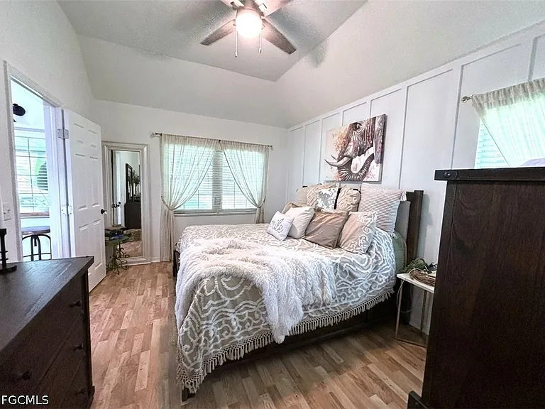 1090 Woods Dr — Photo 11