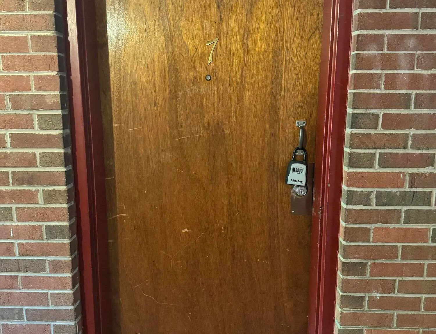 2 bed, 1.0 bath, 800 sqft, $750 — Photo 2