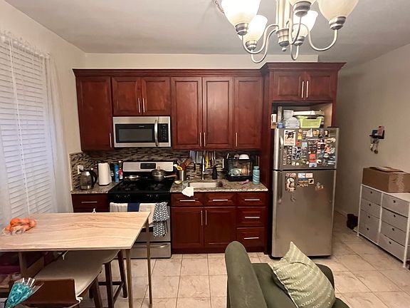 3rd image of 3606 30th Ave APT 2R