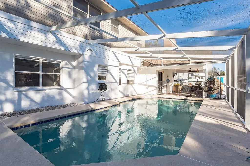 4 bed, 4.0 bath, 2442 sqft, $3,200 — Photo 4