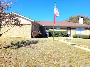 2205 Viewtop Ln, Arlington, TX 76012