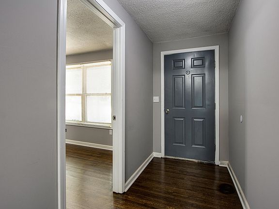 3rd image of 4007 Plymouth Ave
