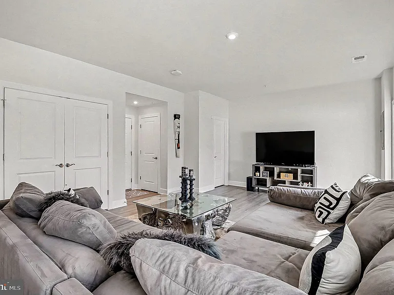 10878 Foxtrot Cir — Photo 16