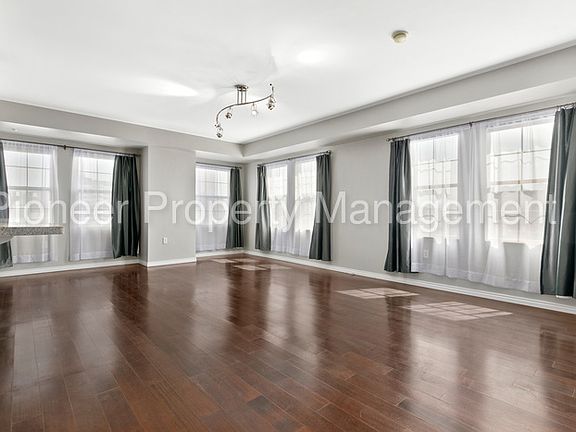 3rd image of 300 W 11th Ave Unit 12A