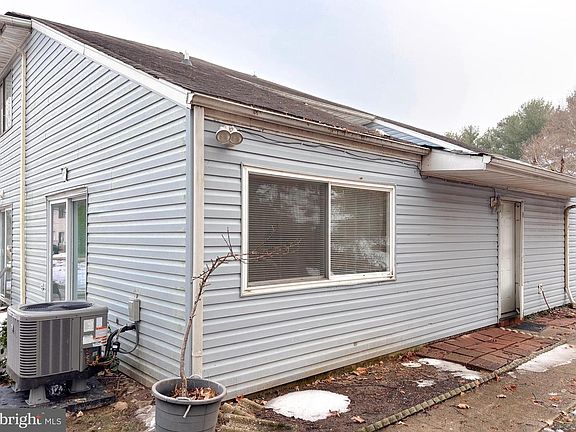 4th image of 814 Windstream Way Unit A